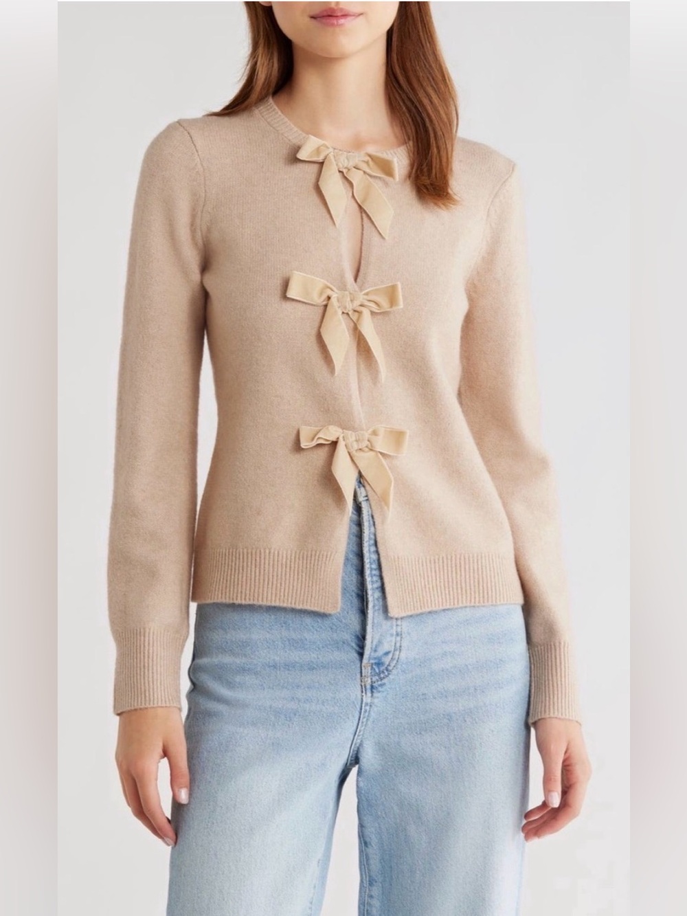 NWT WAYF Velvet Bow Front
Cardigan L
$45 $79